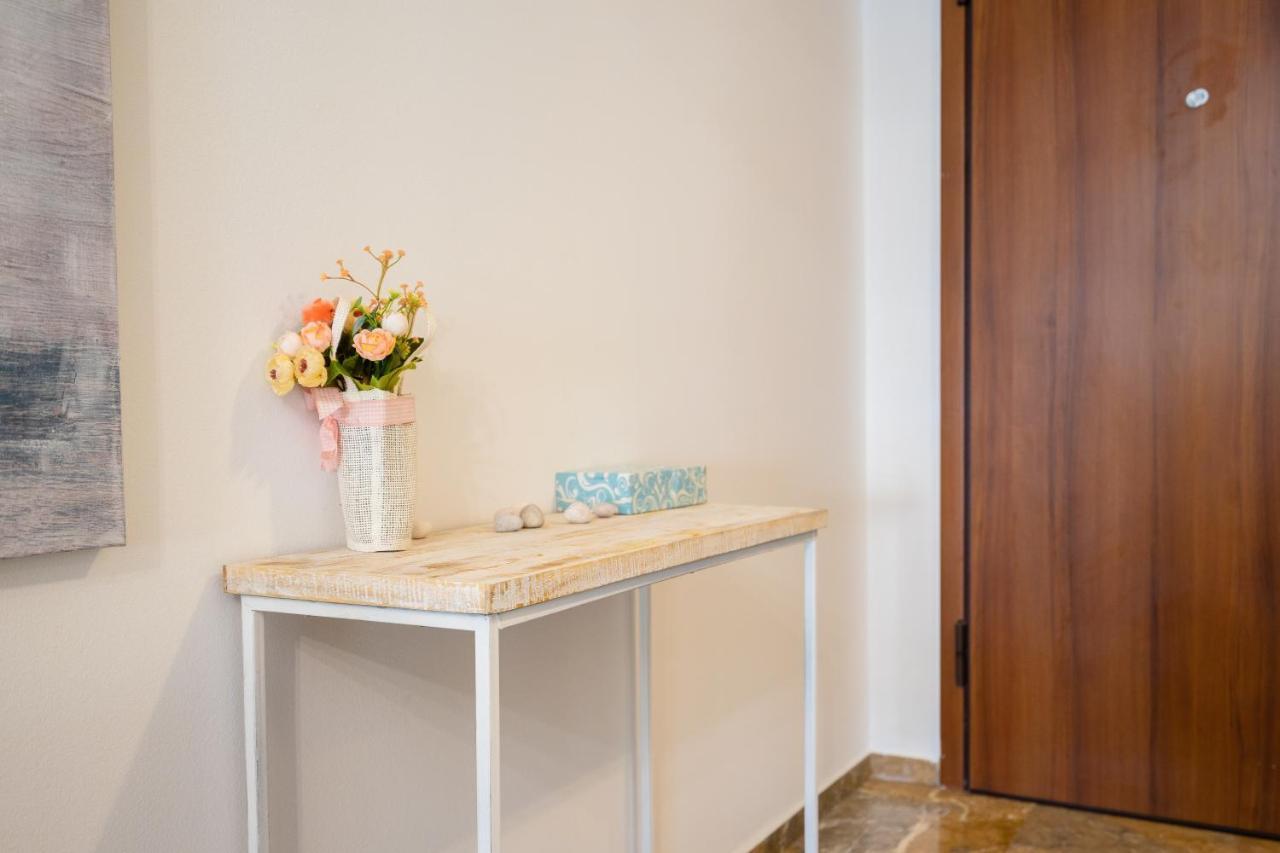Unique Apartment In Glyfada Center Athens Ngoại thất bức ảnh